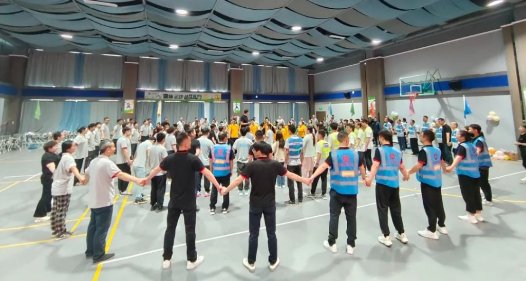 趣味运动结伴同行 | Z6尊龙凯时物流趣味运动会