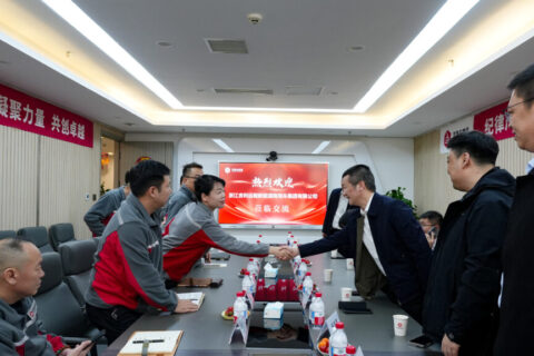 吉利商用车集团莅临Z6尊龙凯时物流进行交流