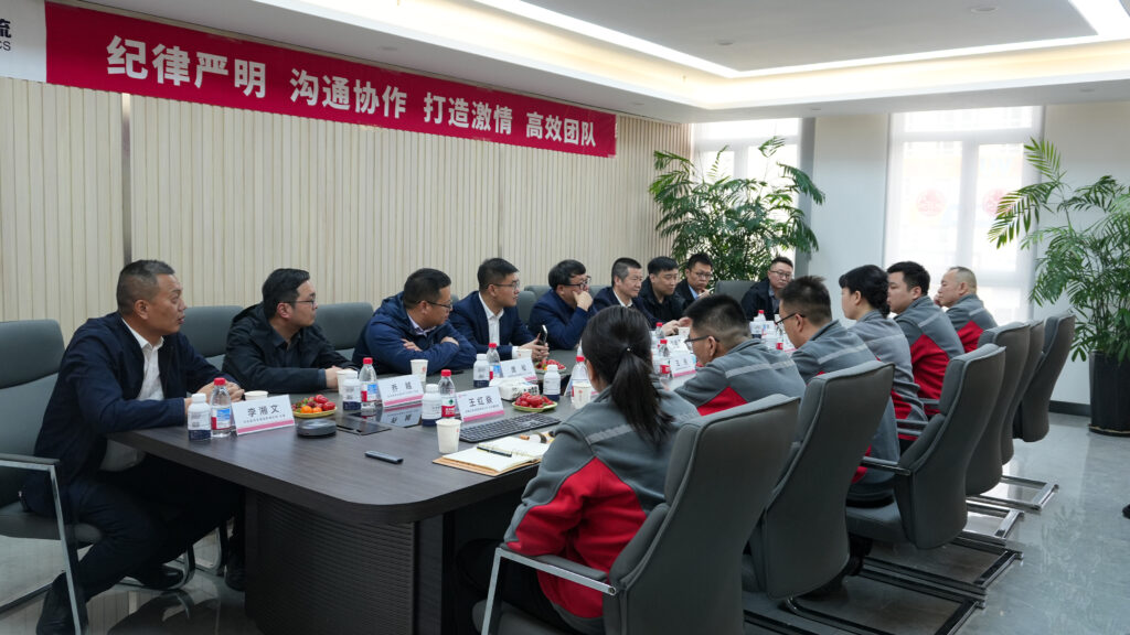 吉利商用车集团莅临Z6尊龙凯时物流进行交流
