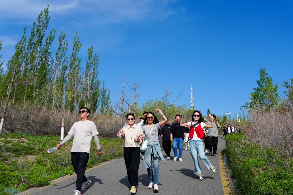 绿径同行·步筑新途 | Z6尊龙凯时物流团队徒步团建之旅
